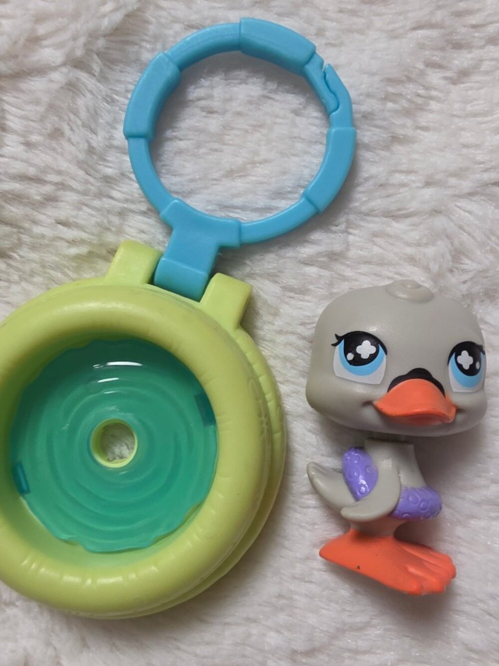 Hasbro Littlest Pet Shop Swan 695 McDonald's Happy Meal Toy Blue Pool Clip 2008